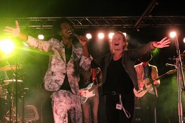 Jeangu Macrooy verwarmt dakterras Podium Victorie