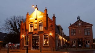 ‘Eindeloos tafelen’ bij de Roode Leeuw