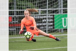 Keepster Daphne van Domselaar ‘vliegensvlug naar Nederlandse top!’