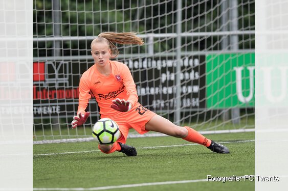 Keepster Daphne van Domselaar ‘vliegensvlug naar Nederlandse top!’
