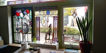 Glaskunst- en houtbewerking expositie en demonstratie