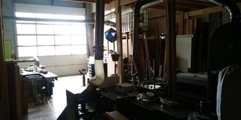 Glaskunst- en houtbewerking expositie en demonstratie