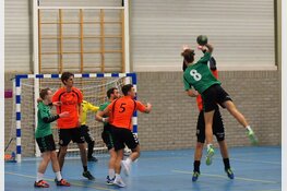 Vrone houdt punten in Sint Pancras