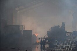 Uitslaande brand in bedrijfsschuur vol pallets in Oudkarspel