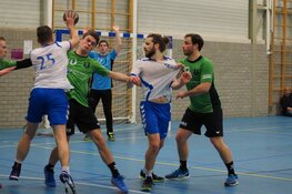 Vrone verliest weer van zichzelf en de koploper