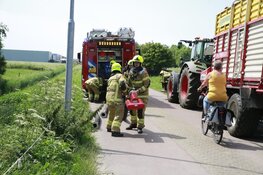 Hooibalen in schuur dreigen in brand te vliegen