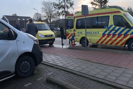 Fietser naar ziekenhuis na aanrijding in Oudkarspel