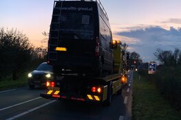 Drie auto's afgesleept en een gewonde op N242