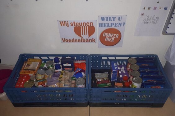 Inzameling van houdbare voedingsmiddelen voor voedselbank Alkmaar eo - Langedijkerdagblad.nl