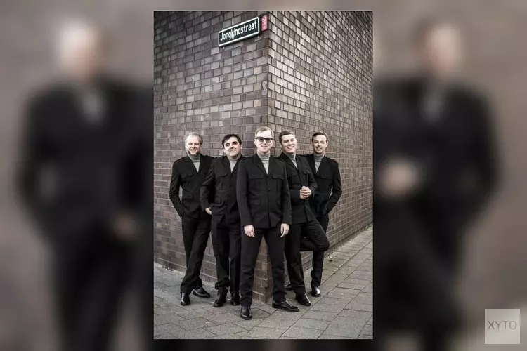 THE KIK KONDIGT CLUBTOUR AAN