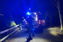 Coniferenhaag in brand in Broek op Langedijk