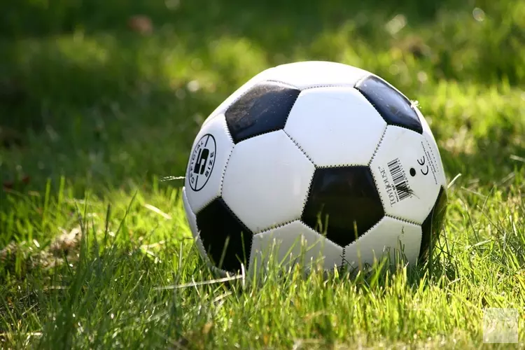 Vrone onderuit in doelpuntrijk duel