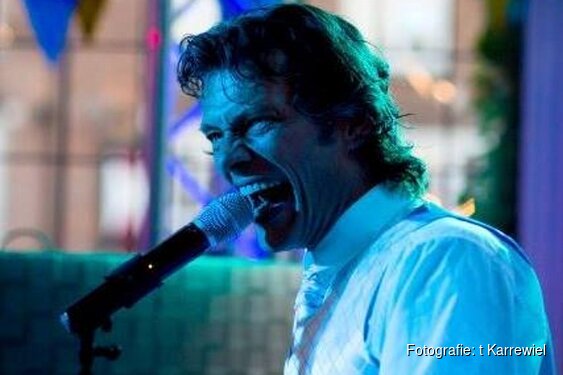 Nieuwjaarsparty met de pianoman Donald B