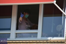 Zanger Joost de Vries verrast bewoners De Raatstede