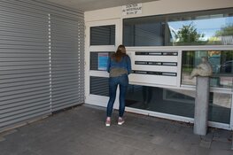 Wonen Plus Welzijn brengt op Bevrijdingsdag 1700 oranje gebakjes bij cliënten