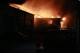 Opnieuw grote brand in Alkmaar, nu op bedrijventerrein Beverkoog