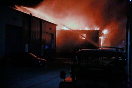 Opnieuw grote brand in Alkmaar, nu op bedrijventerrein Beverkoog