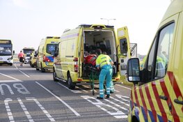 Drie gewonden bij eenzijdig ongeval N242
