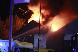 Grote brand bij bedrijf aan Stevinstraat Heerhugowaard