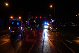 Vier auto&#39;s betrokken bij botsing op kruising, één gewonde