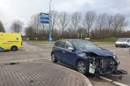 Auto's botsen op N245 bij Oudkarspel