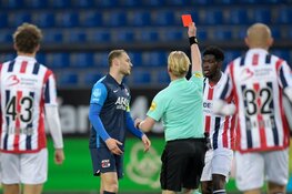AZ met tien man naar winst in Tilburg