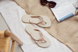 De hipste slippers en sandalen