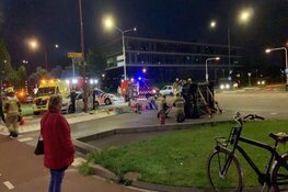 Auto op zijn kant na ongeval in Heerhugowaard, bestuurster gewond