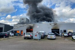 Grote uitslaande brand op industrieterrein Heerhugowaard