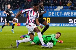 AZ komt goed weg met punt in Tilburg