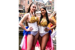 Waagplein wordt Koningsplein. Druk, maar vooral heel gezellig