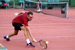 Victorie Open bijna op de helft