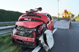Vrachtwagen in botsing met auto op N242