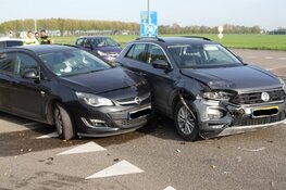 Twee auto's afgevoerd na ongeval op de Schagerweg