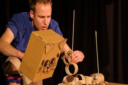 Katton Familievoorstelling in de doopsgezinde kerk in Broek op Langedijk