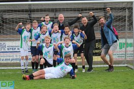 Louter winnaars bij geslaagd Schoolvoetbaltoernooi Dijk en Waard