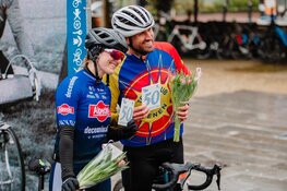 4.000 fietsers trotseerden noordenwind tijdens jubileumeditie Ronde van Noord-Holland