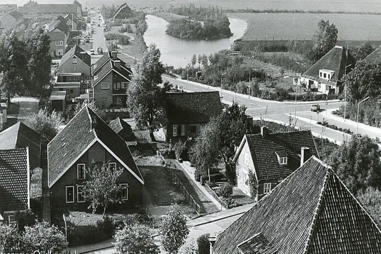 Barnewiel: van polder tot nieuwbouwwijk in Oudkarspel
