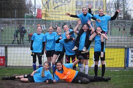 De kampioenen schoolvoetbal van Dijk en Waard zijn bekend