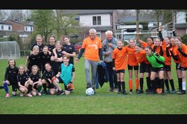 De kampioenen schoolvoetbal van Dijk en Waard zijn bekend