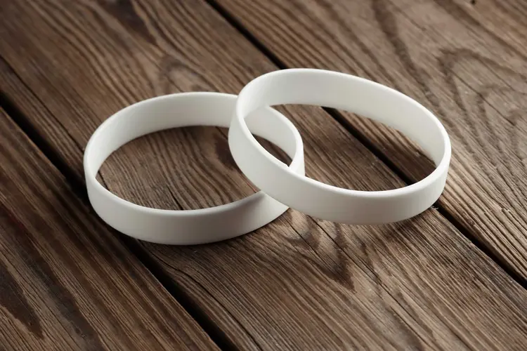 Zo maak je van een siliconen armbandje een krachtig communicatiemiddel