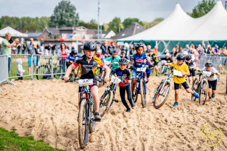 ’t Kruis Bruist: een mix tussen een kermis en festival, met sportieve en gezellige activiteiten voor jong en oud(er)