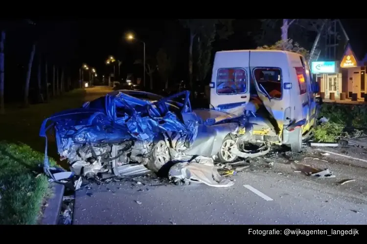 Bestuurder onder invloed rijdt auto total-loss in Zuid-Scharwoude