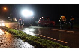 Brommobiel raakt te water op Hasselaarsweg