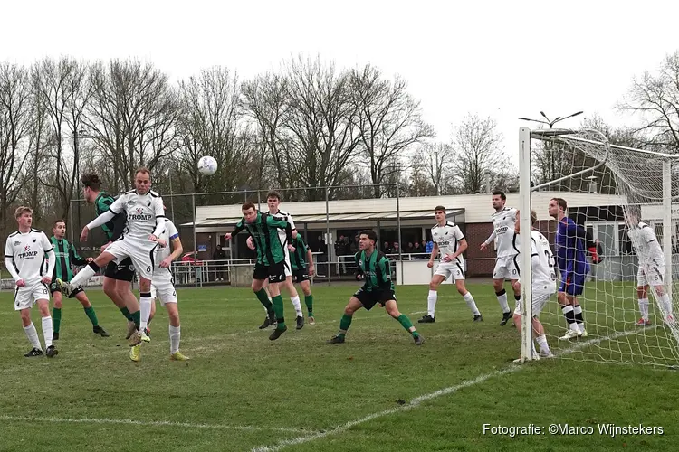 Vrone legt in sterke eerste helft basis voor ruime zege op Marken