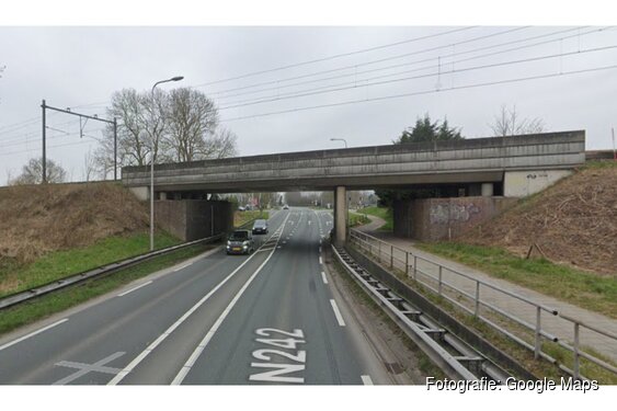 Spoedreparaties: N242 komende zondag dicht bij spoorviaduct Smuigelweg in Heerhugowaard