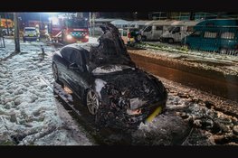 Opnieuw brand op industrieterrein Zandhorst. Peperdure Porsche totaal verwoest