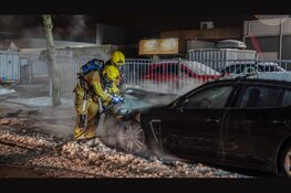 Opnieuw brand op industrieterrein Zandhorst. Peperdure Porsche totaal verwoest