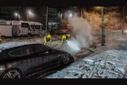 Opnieuw brand op industrieterrein Zandhorst. Peperdure Porsche totaal verwoest