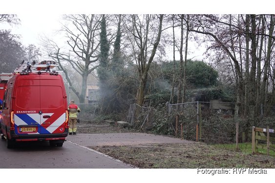 Brand in houten opslag in Sint Pancras